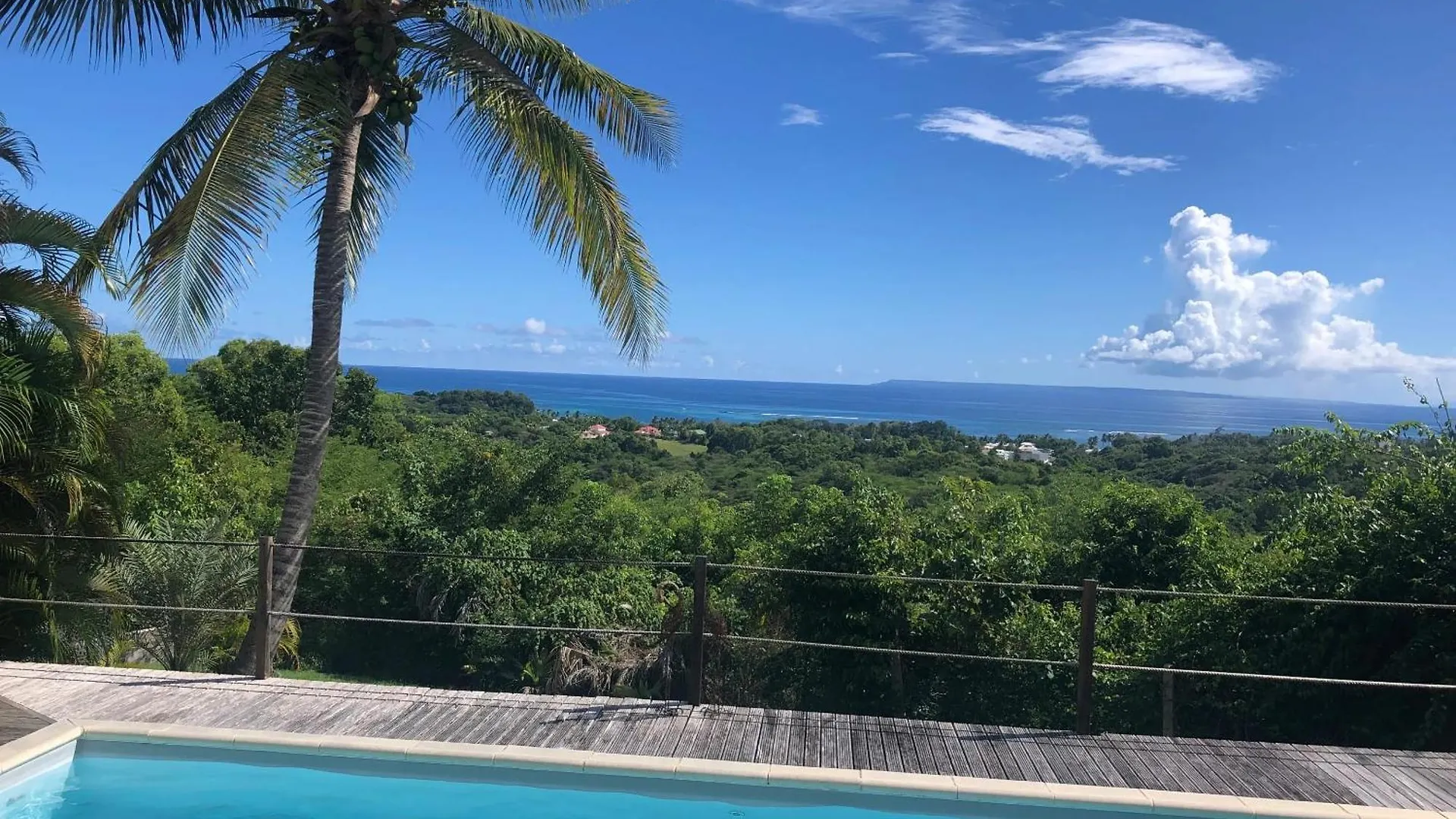 Villa Spacieuse Avec Piscine Privee A Sainte Anne 154 M² Vue Mer
