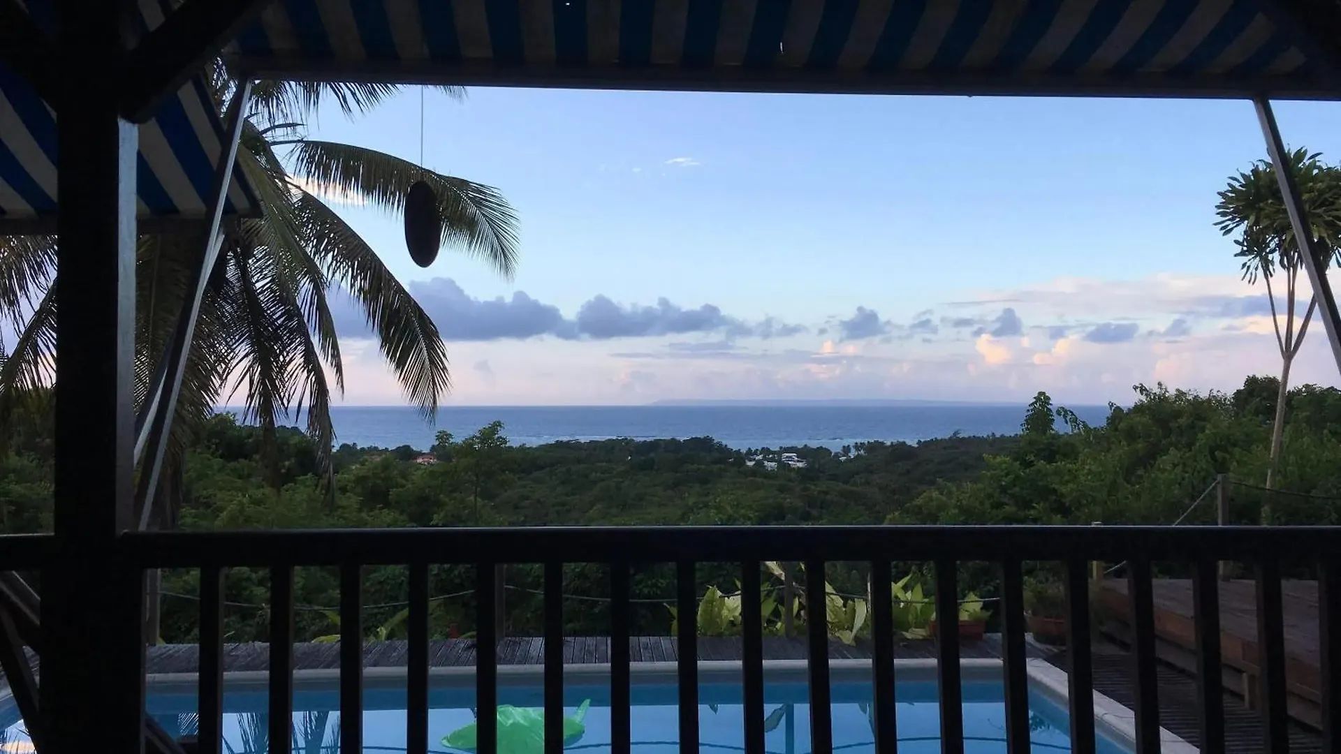 Villa Spacieuse Avec Piscine Privee A Sainte Anne 154 M² Vue Mer Guadeloupe