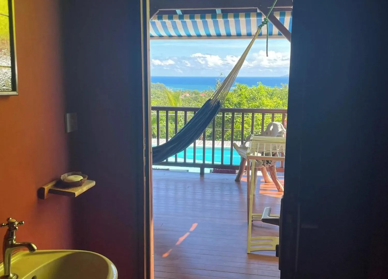 Villa Spacieuse Avec Piscine Privee A Sainte Anne 154 M² Vue Mer